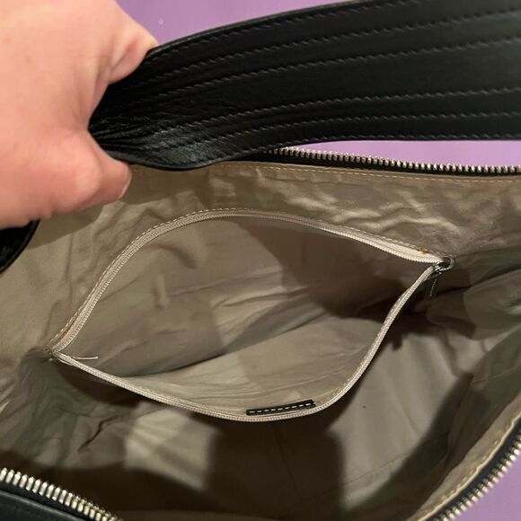 BURBERRY shoulder bag. PRISTINE condition. - Picture 2 of 6